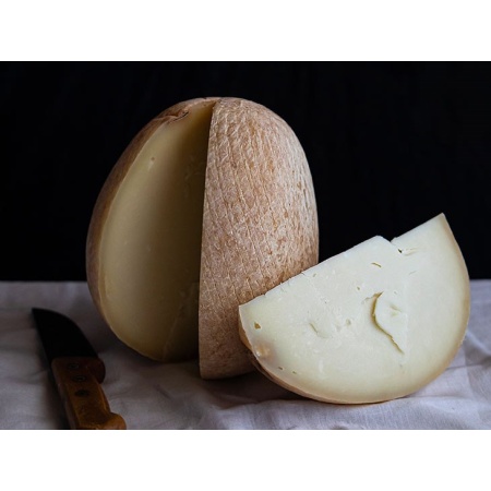 Branza italiana maturata din lapte de bivolita Q. Portoni